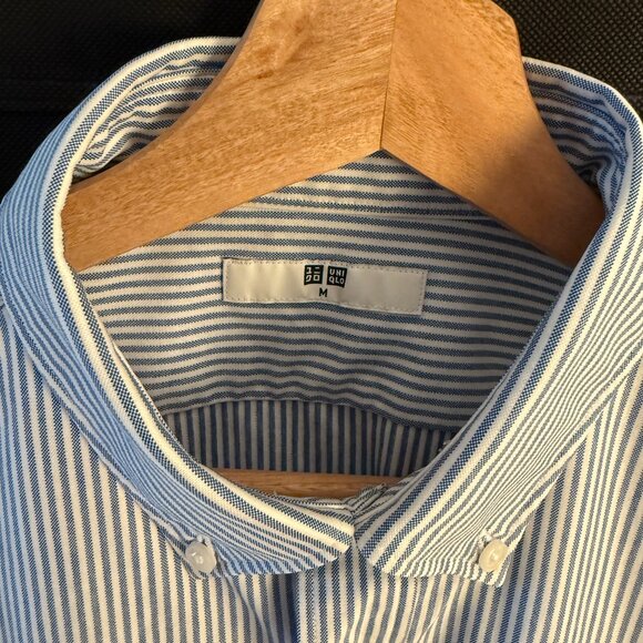UNIQLO Men’s Short-Sleeve Oxford Shirt – Blue Stripe - Picture 2 of 3